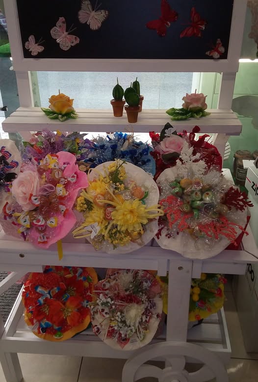 Varie proposte di bouquet con caramelle