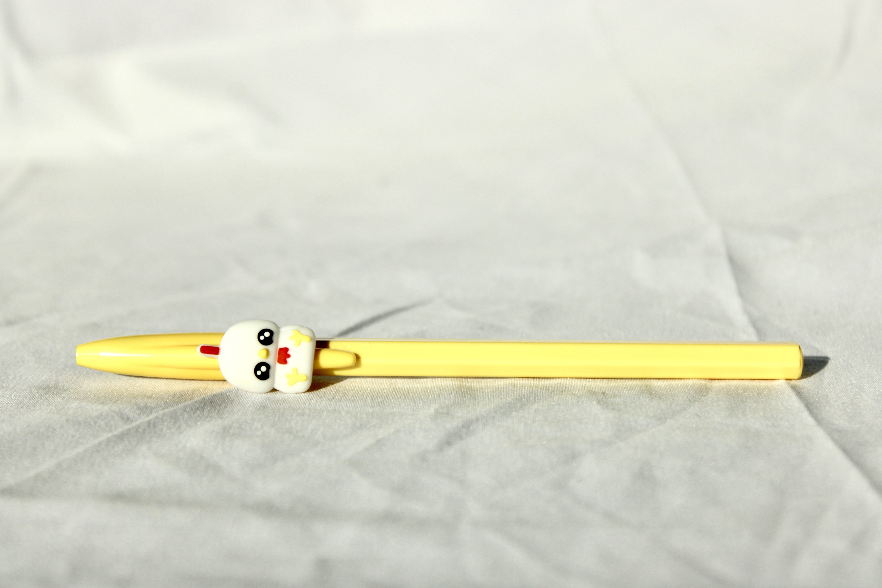 PENNA COLORE GIALLO CON PULCINO