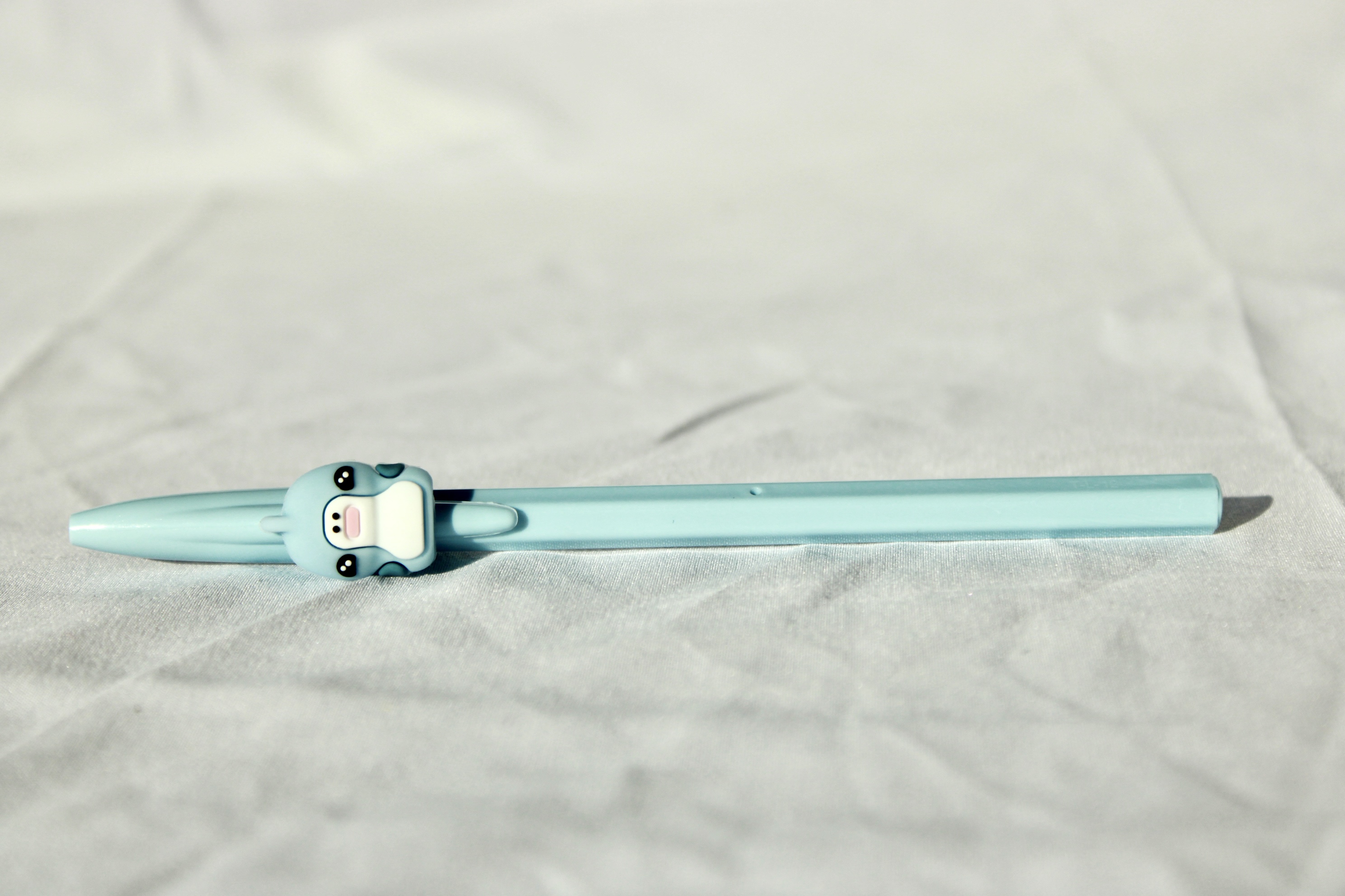 PENNA COLORE AZZURRO CON SQUALETTO