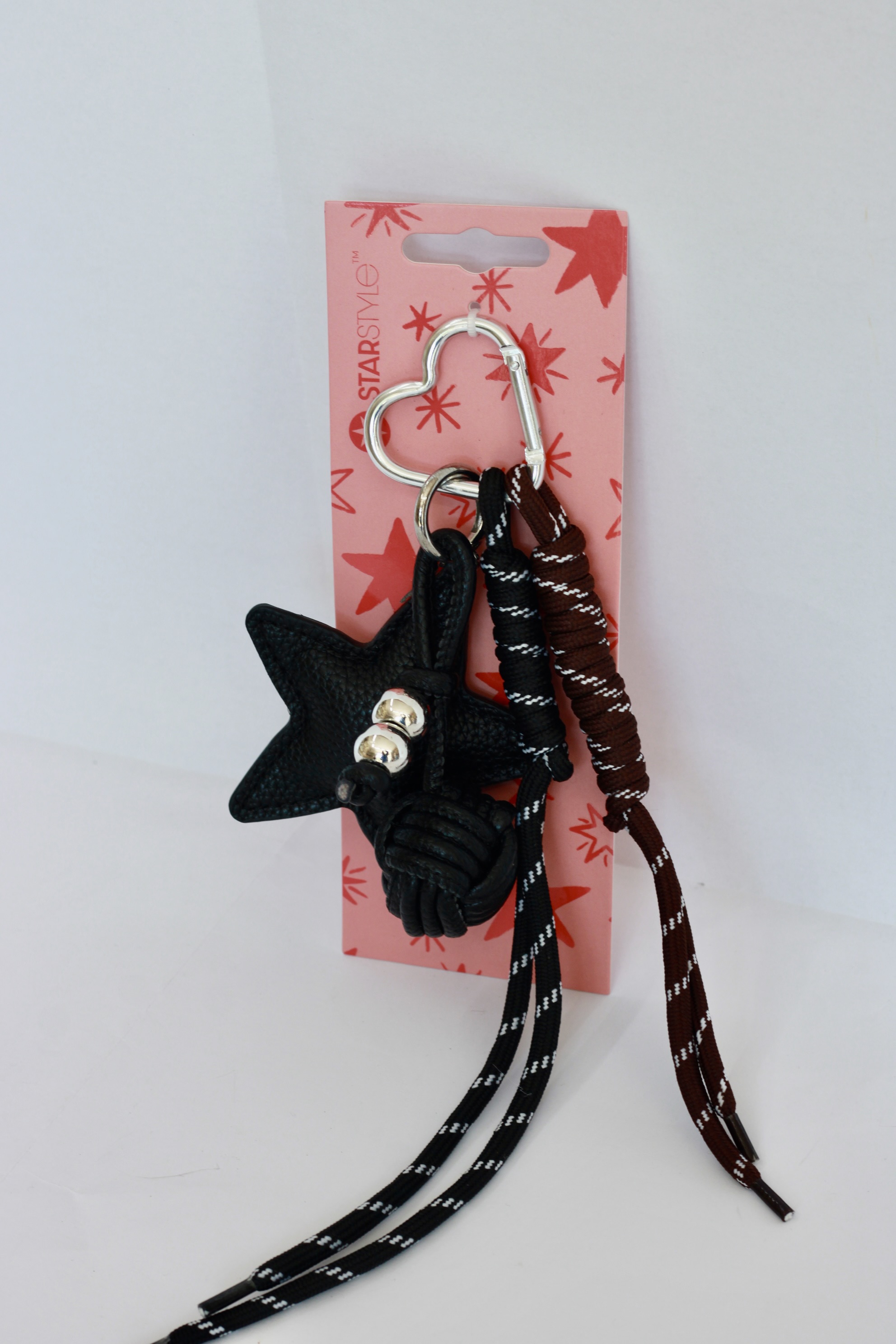PORTACHIAVI MARCA STARSTYLE CON STELLA NERA E CIONDOLI IN CORDA